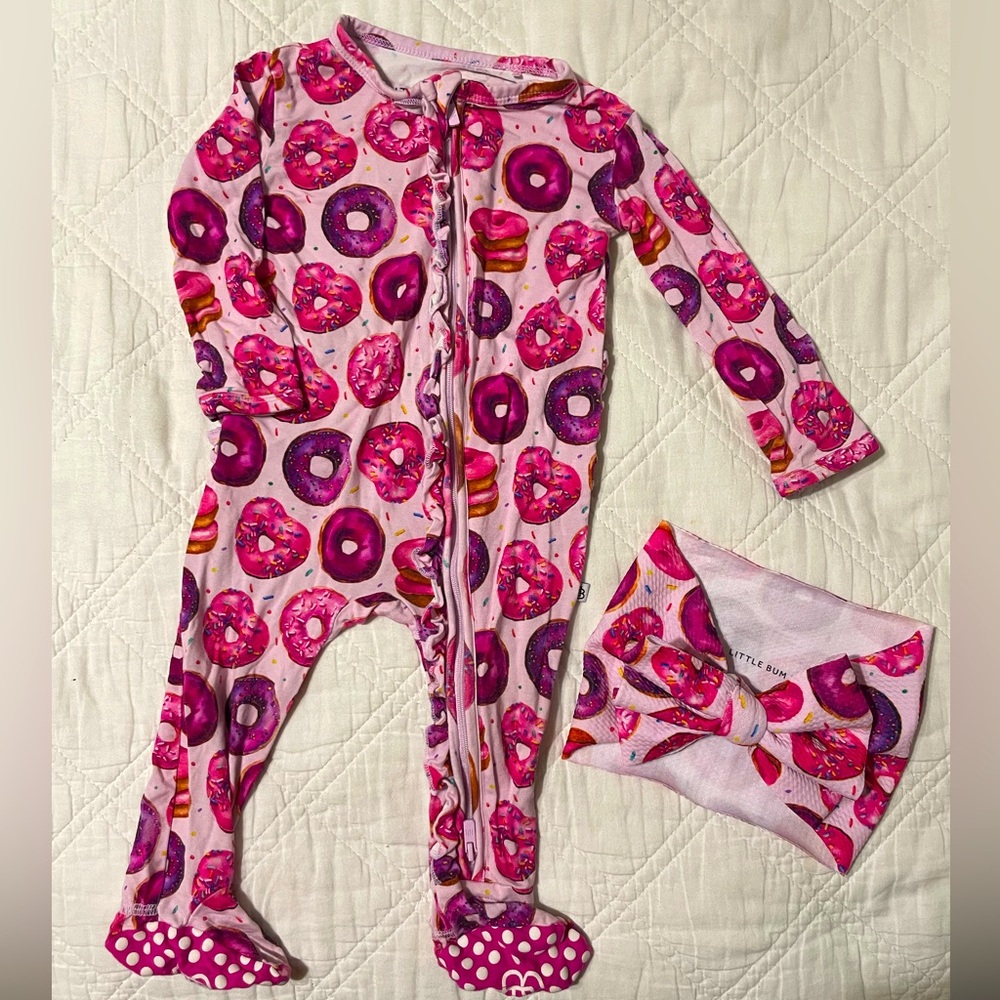 Sprinkle Sprinkle Little Star Ruffle Footie & Matching biggie Bow